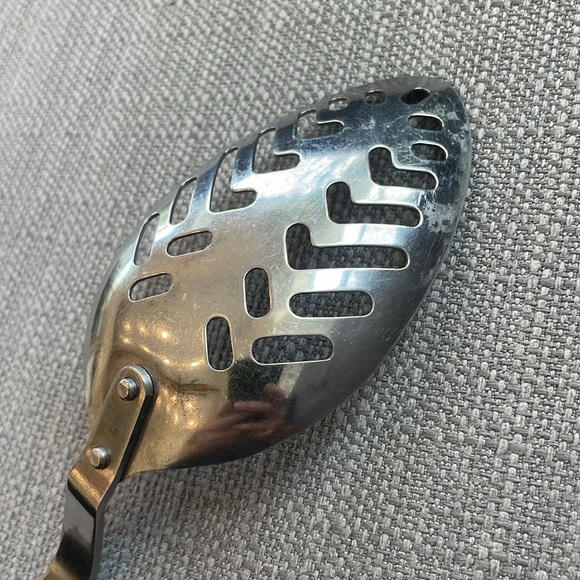 Vintage CUTCO Slotted Serving Spoon NO.13 Brown Marbled Handle Kitchen Utensil - Picture 11 of 12